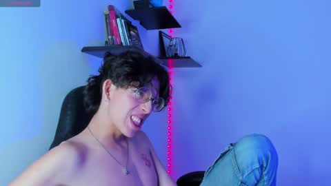 Snapshot of manu_vera8 chatting on January 2025 10:44:01 PM Manuel online show from January 2025 10:44:01 PM