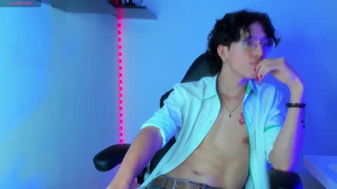 Snapshot of manu_vera8 chatting on February 2025 11:45:01 PM Manuel online show from February 2025 11:45:01 PM