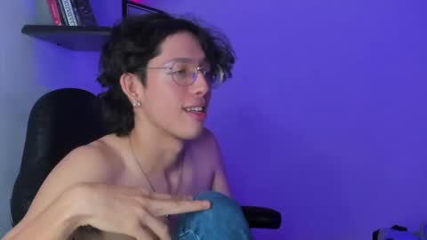 Snapshot of manu_vera8 chatting on March 2025 10:38:01 PM Manuel online show from March 2025 10:38:01 PM