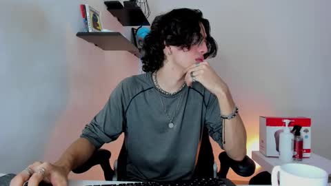 Manuel online show from November 2025 06:53:02 PM