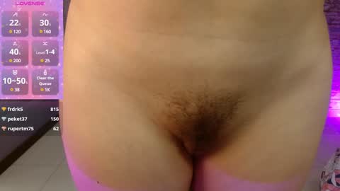 Snapshot of manue_bela chatting on February 2025 05:19:02 PM Angela online show from February 2025 05:19:02 PM