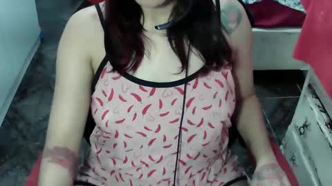 Manu Escarlate online show from June 2026 04:15:01 AM