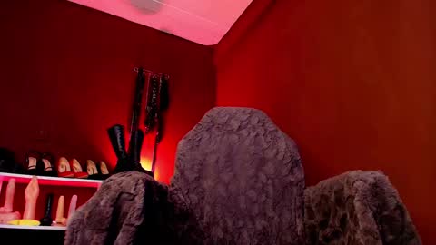 manuevans10 online show from May 2026 04:04:02 PM
