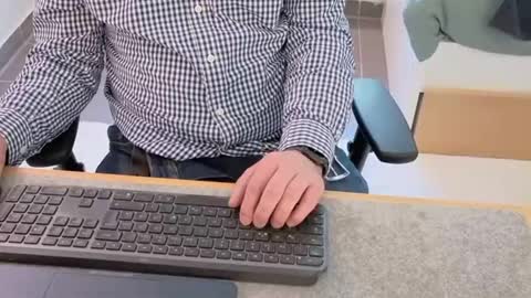 Snapshot of manuherb84 chatting on April 2026 01:38:01 PM manuherb84 online show from April 2026 01:38:01 PM