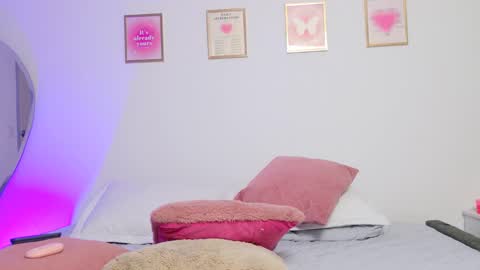     online show from February 2025 02:48:02 AM