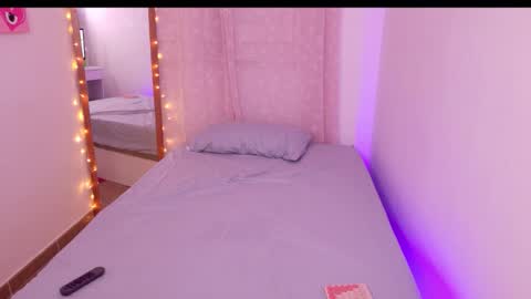     online show from November 2025 06:06:02 AM