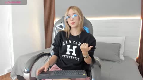 Snapshot of mara_33 chatting on December 2025 08:04:01 PM mara_33 online show from December 2025 08:04:01 PM