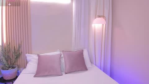 Mara  online show from November 2025 07:54:01 PM