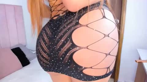 Snapshot of mara_sans chatting on December 2024 06:57:01 PM Mara online show from December 2024 06:57:01 PM