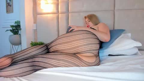 Snapshot of maratorres1 chatting on January 2025 11:17:01 PM Mara Torres online show from January 2025 11:17:01 PM