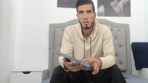 Snapshot of marc_ruffalo chatting on February 2026 07:43:02 PM Marc Ruffalo online show from February 2026 07:43:02 PM