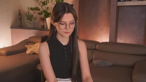 Eva online show from April 2026 02:44:02 PM