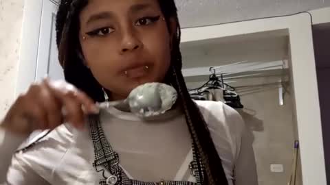 Snapshot of marceline_abadeer00 chatting on December 2024 02:25:01 AM Michell Dayan online show from December 2024 02:25:01 AM