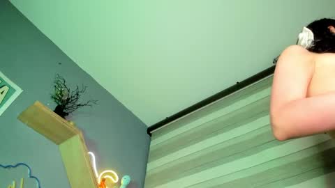 Snapshot of marcelinee__ chatting on December 2024 11:23:02 AM Marce online show from December 2024 11:23:02 AM