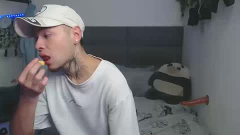 marcelo_m1lk online show from October 2025 05:52:02 AM