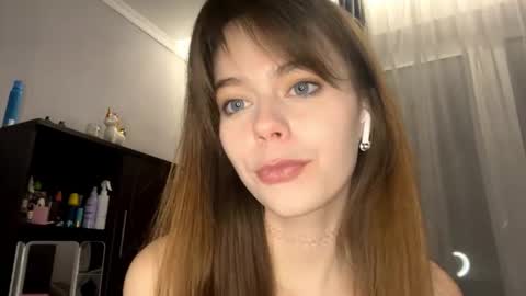 Alisa online show from September 2025 03:57:01 PM