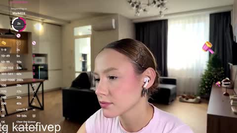 Snapshot of marciedougall chatting on January 2026 10:08:02 AM Kate online show from January 2026 10:08:02 AM