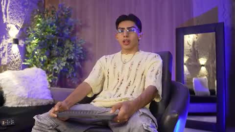 Marco and Ethan online show from November 2025 07:12:01 PM