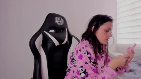 Snapshot of mardybum_ chatting on February 2025 06:33:01 PM Maria online show from February 2025 06:33:01 PM