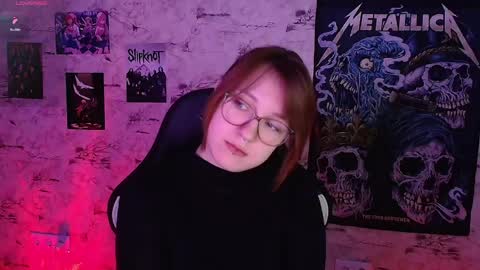 Snapshot of margaret_red chatting on April 2026 06:25:01 PM Margaret online show from April 2026 06:25:01 PM