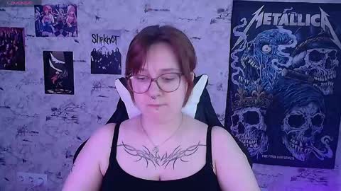 Snapshot of margaret_red chatting on May 2026 03:19:02 PM Margaret online show from May 2026 03:19:02 PM