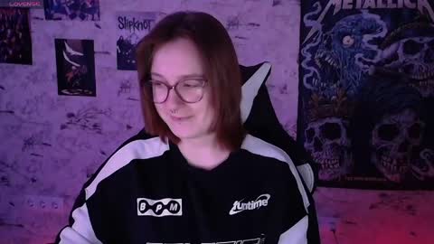 Snapshot of margaret_red chatting on May 2026 05:43:01 PM Margaret online show from May 2026 05:43:01 PM