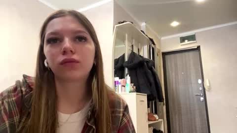 Mia online show from February 2026 05:34:02 AM