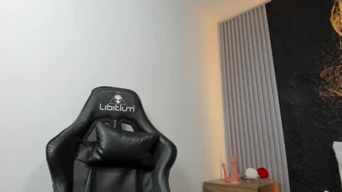 Snapshot of margarita_smellie chatting on December 2025 12:35:02 PM M A R G I E online show from December 2025 12:35:02 PM