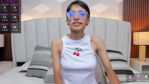 Snapshot of marge_lasander chatting on December 2025 01:32:02 AM Aitana online show from December 2025 01:32:02 AM