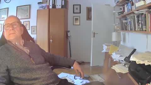 Snapshot of marginalie chatting on January 2025 12:15:01 PM marginalie online show from January 2025 12:15:01 PM