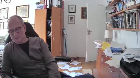 Snapshot of marginalie chatting on February 2025 10:05:02 AM marginalie online show from February 2025 10:05:02 AM