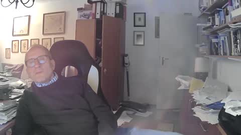 Snapshot of marginalie chatting on March 2025 09:48:02 PM marginalie online show from March 2025 09:48:02 PM