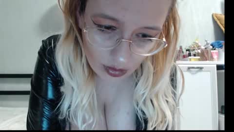 margo_shine online show from May 2026 02:10:01 PM
