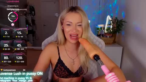 Snapshot of margohotty chatting on June 2026 05:23:01 AM Margo for you online show from June 2026 05:23:01 AM