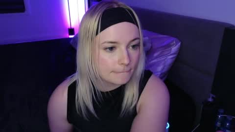 margot_robbie7 online show from April 2026 01:21:02 AM