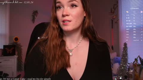 Snapshot of margotdiamond chatting on December 2024 10:21:01 PM online show from December 2024 10:21:01 PM