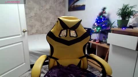 Mari online show from December 2024 04:12:01 AM