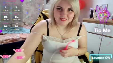 Mari online show from March 2025 03:35:01 PM