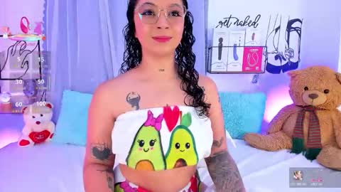 Snapshot of mari_sweett chatting on November 2025 06:34:02 PM Mari Sweett online show from November 2025 06:34:02 PM