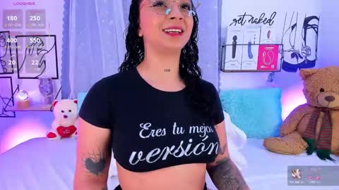 Snapshot of mari_sweett chatting on November 2025 05:45:02 PM Mari Sweett online show from November 2025 05:45:02 PM