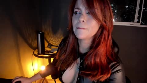 Maria Isabell  online show from February 2025 01:30:02 AM