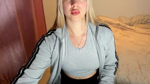 Itslablonde online show from November 2025 09:31:02 PM