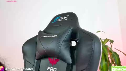 Maria Fer online show from November 2025 06:18:01 PM