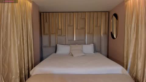 MARIA HERRERA  online show from December 2025 12:49:02 AM