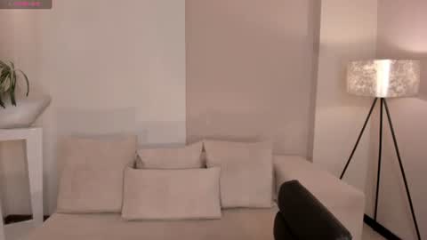 MARIA HERRERA  online show from June 2026 06:17:01 PM