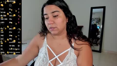 Snapshot of mariamcastillo chatting on January 2025 08:58:02 PM Mariam Castiblanco online show from January 2025 08:58:02 PM