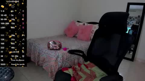 Snapshot of mariamcastillo chatting on February 2025 03:19:01 AM Mariam Castiblanco online show from February 2025 03:19:01 AM