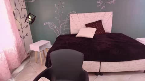 Snapshot of mariamcute_ chatting on February 2025 07:30:02 PM M A R I A N A online show from February 2025 07:30:02 PM