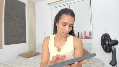 Marian online show from October 2025 11:00:02 AM