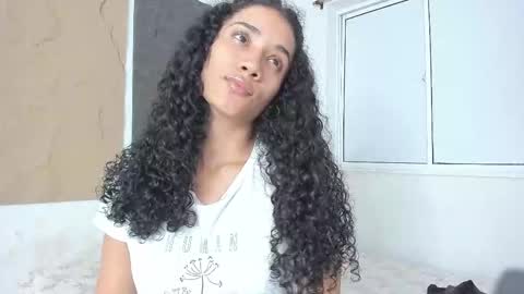 Snapshot of marian_rios chatting on March 2026 11:06:01 AM Marian online show from March 2026 11:06:01 AM